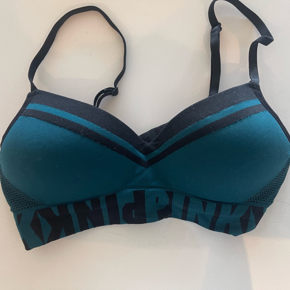PINK VS Adjustable Logo Sports Bra. Lightly padded, sculpted, bra closure.Size S